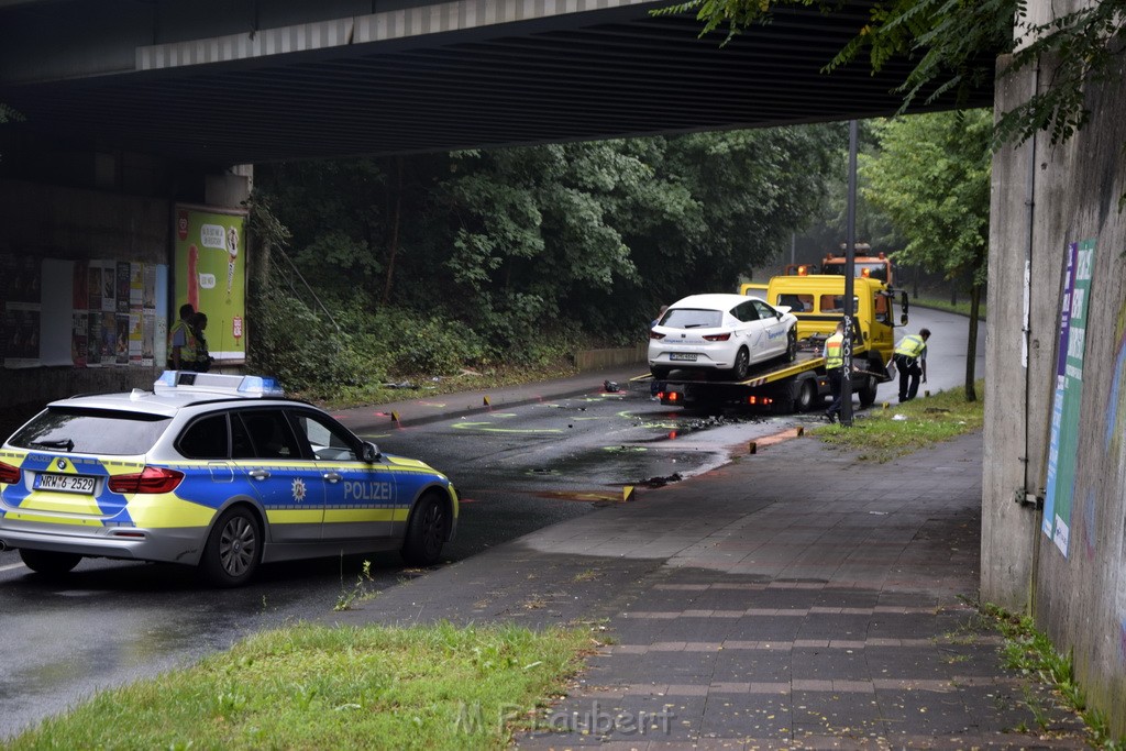 VU Frontal Koeln Hoehenhaus Berlinerstr vor Leuchterstr P73.JPG - Miklos Laubert